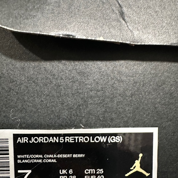 Air Jordan Retro Lows - Picture 2 of 2